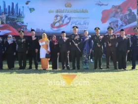 Foto bersama jajaran forkopimda usai upacara peringatan Hari Bhayangkara ke-80 (foto: Blok-a.com/Ananda)