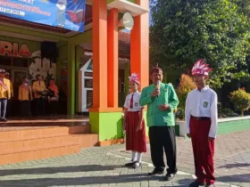 Kepala Sekolah SMP 1 Barat Seno saat membuka giat MPLS 2026 (foto: istimewa)