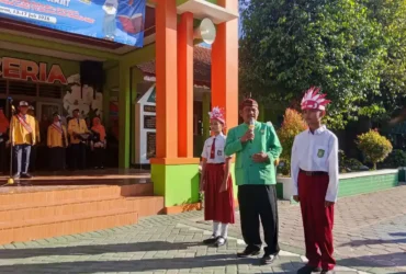 Kepala Sekolah SMP 1 Barat Seno saat membuka giat MPLS 2026 (foto: istimewa)