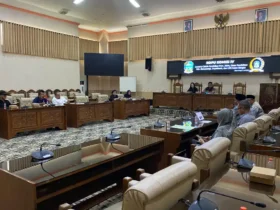 Komisi IV DPRD Banyuwangi saat Rapat Dengar Pendapat Umum (RDPU) membahas berbagai persoalan pendidikan di Banyuwangi, Jum'at (03/07/2026) (foto: Blok-a.com/Istimewa)