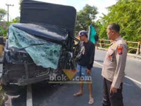 Kondisi mobil Pickup Suzuki Carry, pasca alami kecelakaan tunggal menabrak tembok pembatas jembatan akibat pecah ban, Rabu (01/07/2026)(foto: Blok-a.com/Kuryanto)