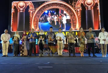 Malam penganugerahan penghargaan kepada sejumlah pejabat dan instansi di HUT Bhayangkara ke-80 (foto: Blok-a.com/Syahrul Wijaya)