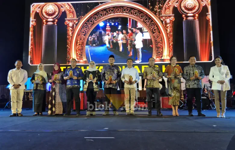 Malam penganugerahan penghargaan kepada sejumlah pejabat dan instansi di HUT Bhayangkara ke-80 (foto: Blok-a.com/Syahrul Wijaya)