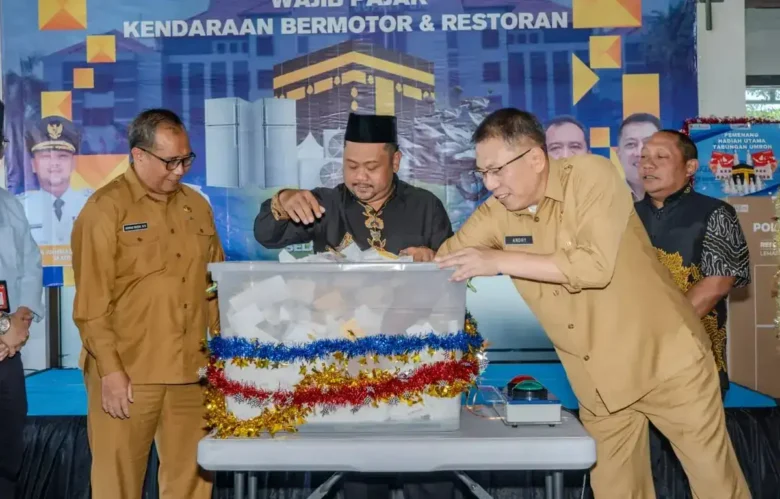 Pemkab Gresik mengundi berbagai hadiah bagi wajib pajak yang patuh (foto: istimewa)