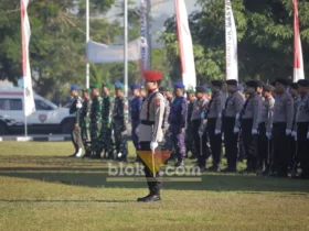 Polres Blitar menggelar Upacara Peringatan Hari Bhayangkara ke-80 di Alun-Alun Kanigoro (foto: Blok-a.com/Fajar)