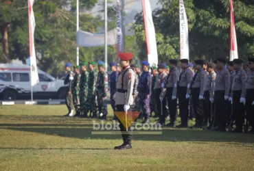 Polres Blitar menggelar Upacara Peringatan Hari Bhayangkara ke-80 di Alun-Alun Kanigoro (foto: Blok-a.com/Fajar)