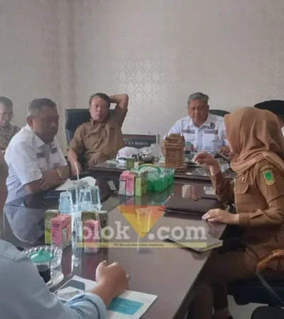 Rapat dengar pendapat komisi II DPRD kota Mojokerto bersama dinas PUPR dan Bapperida (foto: Blok-a.com/Syahrul Wijaya)