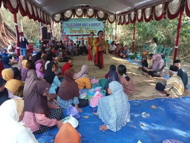 Tradisi tahunan desa dukuh bendo dengan kesenian tayub (foto: istimewa)