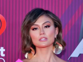 Agnezmo, artis penyanyi asal Indonesia