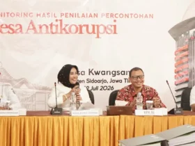 Ketua Satuan Tugas Direktorat Pembinaan Peran Serta Masyarakat KPK RI Andhika Widiarto, bersama Tim Penilai Provinsi Jawa Timur, didampingi Wakil Bupati Sidoarjo, Mimik Idayana saat monitoring di Desa Kwangsan, Rabu (29/7/2026) (foto: istimewa)