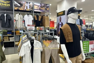 Outlet produk-produk EMBA di Malang Town Square (foto: Blok-a.com/Zulkaria Irawan)