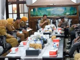 Pertemuan forum komunikasi antar pimpinan daerah bersama perwakilan Badan Eksekutif Mahasiswa (BEM) se-Kabupaten Sidoarjo di Pendopo Delta Wibawa, Selasa (7/7/2026) (foto: istimewa)