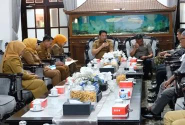 Pertemuan forum komunikasi antar pimpinan daerah bersama perwakilan Badan Eksekutif Mahasiswa (BEM) se-Kabupaten Sidoarjo di Pendopo Delta Wibawa, Selasa (7/7/2026) (foto: istimewa)