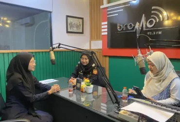 Siaran interaktif Bea Cukai Probolinggo di Studio Radio Bromo FM, Kamis (16/7/2026) (foto: istimewa)