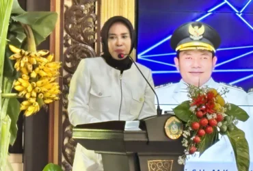 Wakil Bupati Sidoarjo, Mimik Idayana memberikan sambutan dalam acara peringatan HUT ke-64 Persatuan Wredatama Republik Indonesia (PWRI) Kabupaten Sidoarjo (foto: istimewa)