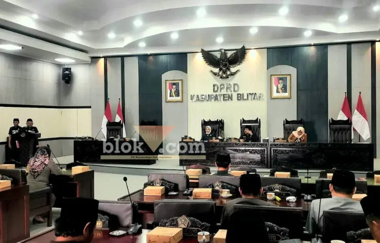 Bupati Blitar Rijanto sampaikan Perubahan KUA-PPAS 2026 di Rapat Paripurna DPRD Kabupaten Blitar (foto: Blok-a.com/Fajar Agustyono)