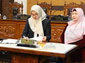 Bupati Ipuk bersama pimpinan DPRD Banyuwangi secara resmi menandatangani Nota Persetujuan KUA-PPAS tahun Anggaran 2027, Kamis (13/08/2026)(foto: Blok-a.com/Kuryanto)