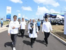 Bupati Ipuk saat menghadiri acara peluncuran secara daring program pembangunan Pembangkit Listrik Tenaga Surya dengan total kapasitas 100 Gigawatt peak GWp, oleh Presiden Prabowo (foto: Istimewa)