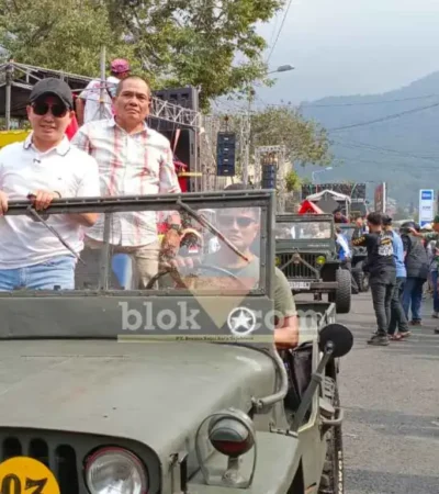 Bupati Mojokerto Muhammad Al Barraa ikuti pawai budaya Kesiman Trawas Culture Carnival 2026 (foto: Blok-a.com/Syahrul Wijaya)