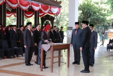 Bupati Subandi lantik ratusan pejabat struktural OPD Sidoarjo di Pendopo Delta Wibawa, Rabu (26/8/2026) (foto: istimewa)