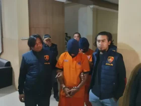 Dua tersangka pencurian dengan pemberatan AS dan AC, yang diringkus Tim URC Macan Blambangan Satreskrim Polresta Banyuwangi (Foto: dok Humas Polresta)