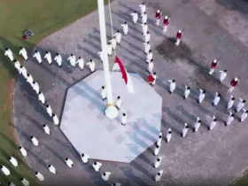 Formasi Bintang saat prosesi pengibaran Bendera Merah Putih oleh anggota Paskibraka di Alun-Alun Jombang (foto: dok Kominfo)