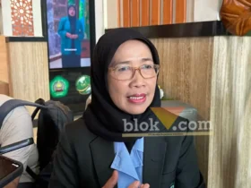 Guru Besar Fisiologi Tumbuhan Unisma, Prof. Istirochah Pujiwati saat diwawancarai awak media (foto: blok-a.com/ M Berril Labiq)