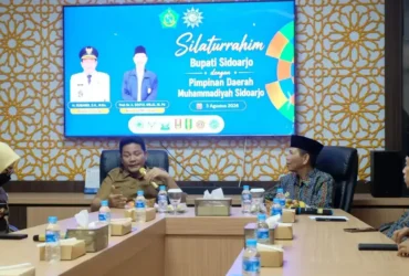 Bupati Sidoarjo Subandi bersama OPD teknis, melakukan pertemuan dengan Pimpinan dan pengurus PD Muhammadiyah Sidoarjo, Senin (3/8/2026) (foto: istimewa)