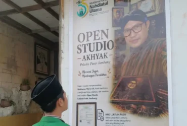 Mohamad Akhiyak membuka studio lukisan pasir miliknya di Perumahan Griya Mojokrapak indah blok D no 6, Mojokrapak, Kecamatan Tembelang, Jombang, untuk menyambut gelaran Muktamar ke-35 NU (Foto: Istimewa)