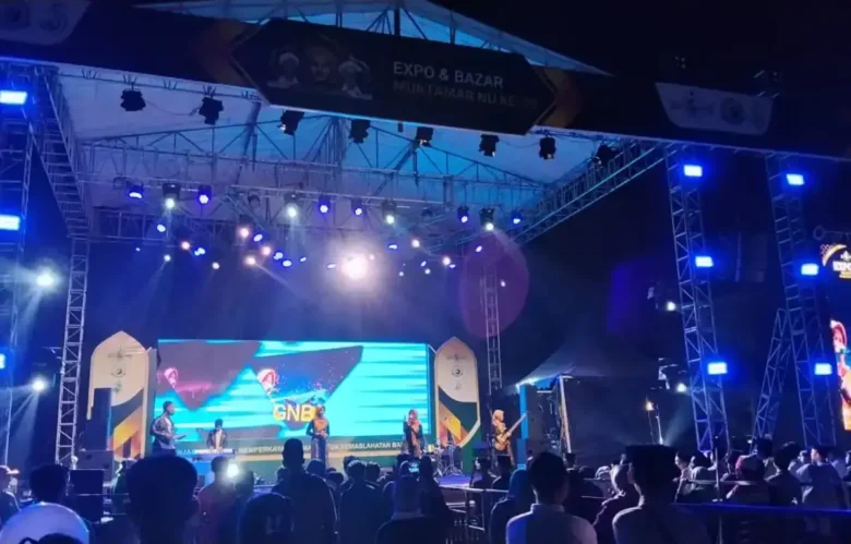 Panggung Expo dan Bazar Muktamar ke-35 NU hari keempat makin marak dengan parade musik. (Foto: Istimewa)