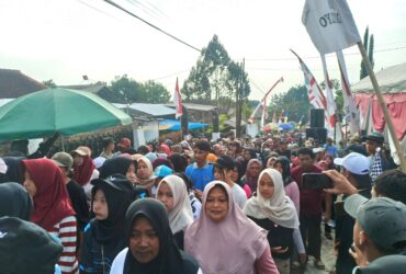 Ribuan warga sidomulyo ikuti jalan santai semarak HUT RI ke-81.
