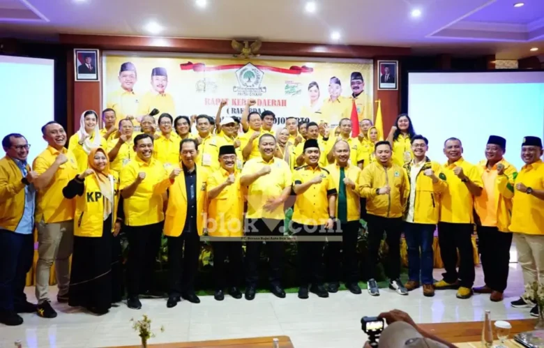 Jajaran pengurus DPD partai Golkar Mojokerto kota saat Itu Rakerda di Arayana Hotel, Trawas (foto: Blok-a.com/Syahrul Wijaya)