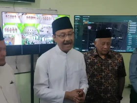Ketua OC Muktamar ke-35 NU Saifullah Yusuf atau Gus Ipul saat meninjau command center Muktamar di Pondok Pesantren Bahrul Ulum, Tambakberas, Kabupaten Jombang, Jawa Timur (Foto: Istimewa)