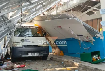 Kondisi bangunan dapur SPPG Medali pasca ledakan dan kebakaran (foto: Blok-a.com/Syahrul Wijaya)