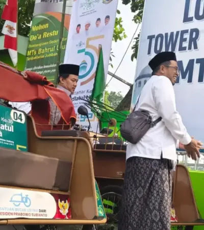 Panitia Muktamar ke-35 NU melakukan uji coba penggunaan becak listrik untuk melayani mobilitas internal peserta di Pondok Pesantren Bahrul Ulum, Tambakberas, Jombang, Sabtu (22/8/2026) (Foto: Istimewa)