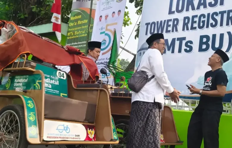 Panitia Muktamar ke-35 NU melakukan uji coba penggunaan becak listrik untuk melayani mobilitas internal peserta di Pondok Pesantren Bahrul Ulum, Tambakberas, Jombang, Sabtu (22/8/2026) (Foto: Istimewa)