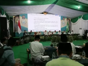 Para muktamirin saat mengikuti sidang Komisi Bahtsul Masail Maudluiyah di Aula MAN 3 Bahrul Ulum, Tambakberas, Jombang (Foto: istimewa)