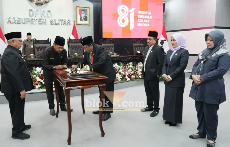Pimpinan DPRD dan Bupati Blitar resmi tandatangani Nota Kesepakatan KUA-PPAS 2027, jadi dasar penyusunan APBD Kabupaten Blitar (foto: Blok-a.com/fajar)