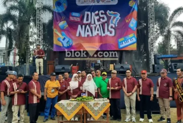 SMAN 1 Blitar gelar puncak Dies Natalis ke-71 dengan potong tumpeng oleh Kepala sekolah, dilanjutkan jalan sehat yang diikuti lintas alumni (foto: Blok-a.com/Fajar)