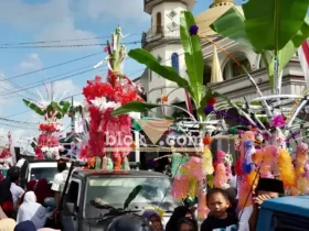 Tradisi Endog-endogan yang digelar di Desa Kembiritan, dalam rangka memperingati Maulid Nabi Muhammad SAW. (foto: Blok-a.com/Kuryanto)