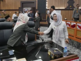 Wali kota Mojokerto Ika Puspita Sari usai rapat paripurna penyampaian nota keuangan rancangan perubahan APBD tahun anggaran 2026.(Foto Kominfo)