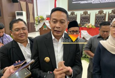 Wali Kota Malang, Wahyu Hidayat saat diwawancarai awak media (blok-a.com / Yogga Ardiawan)