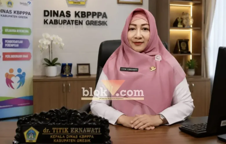 dr. Titik Ernawati, Kepala Dinas KBPPPA Kabupaten Gresik (foto: blok-a.com/ivan)