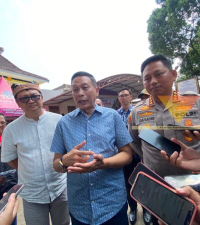 caption:%20Wali%20Kota%20Malang,%20Wahyu%20Hidayat%20bersama%20Kapolresta%20Malang%20Kota,%20Kombes%20Pol%20Danang%20diwawancara%20pada%20Minggu%20(27/9/2026)%20(blok-a.com/Bob%20Bimantara%20Leander)
