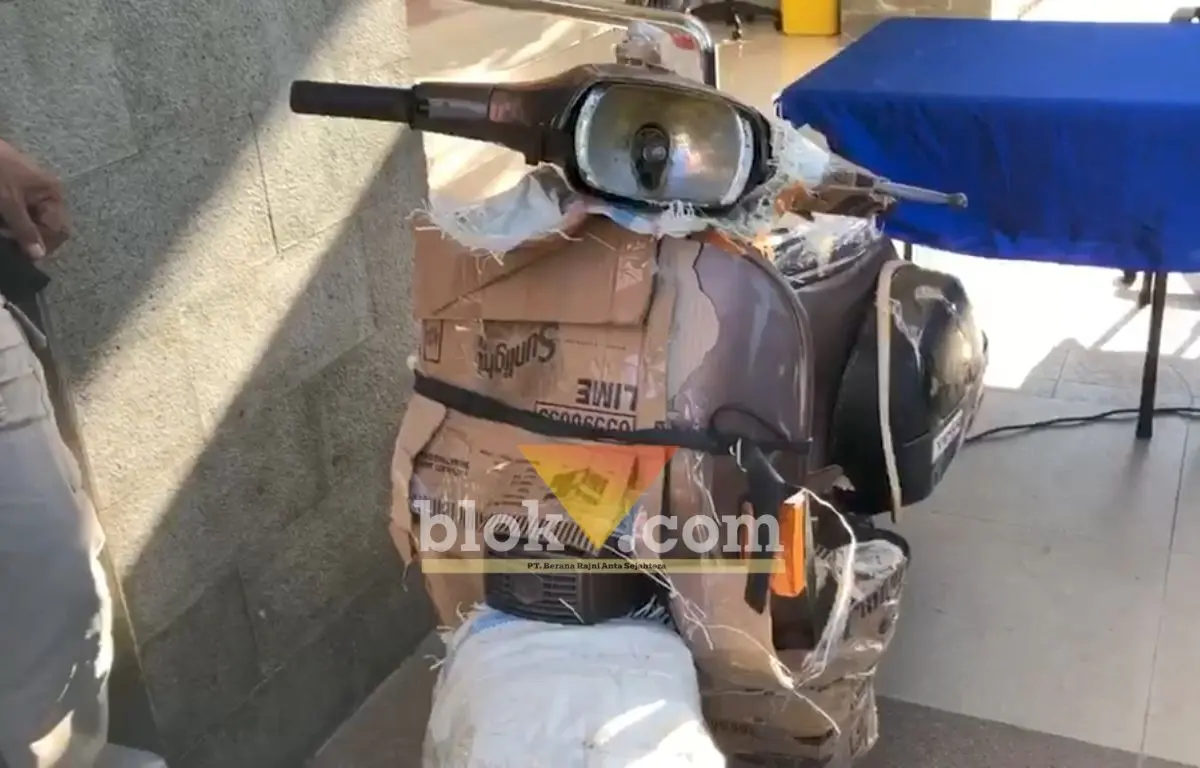 Satresnarkoba Gresik Ungkap Modus Kirim 30 Kotak Ganja dalam Vespa Melalui Jasa Ekspedisi