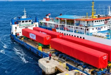 Empat unit terakhir kereta TS 9, yang diberangkatkan melalui Dermaga Bulusan, Banyuwangi, Rabu (16/09/2026) (Foto: dok PT INKA BWI)
