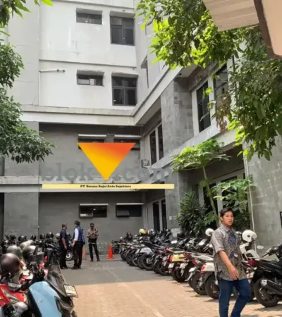 Gedung di kampus Universitas Brawijaya Malang yang menjadi lokasi mahasiswa Fakultas Kedokteran melompat dari lantai 6 (foto: blok-a.com/Yogga Ardiawan)