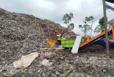 Tumpukan sampah yang berada di TPA Paras, Poncokusumo Kabupaten Malang (blok-a.com / Yogga Ardiawan)