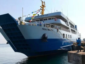 KMP Trisila Bhakti III Kapasitas 2.400 GRT, saat masih berada di Pelabuhan Pantai Boom Banyuwangi. (foto: Istimewa)