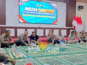 Kapolres Mojokerto kota AKBP Herdiawan Arifianto dalam acara media gathering di aula Hayam Wuruk.(foto: blok-a.com/Syahrul Wijaya)
